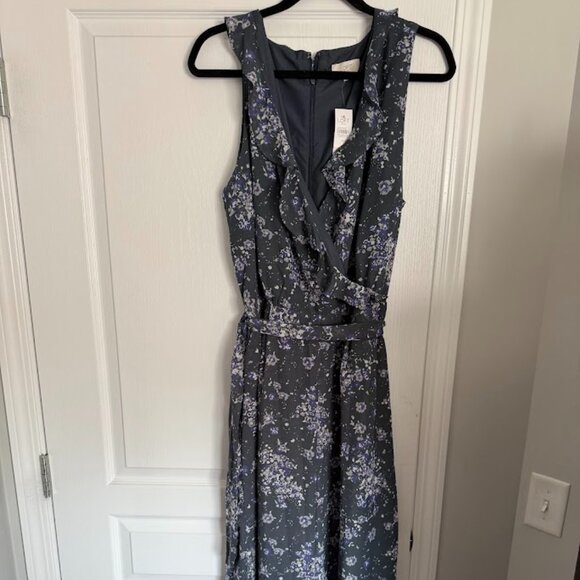 NWT LOFT Grey Chiffon Floral Print Cropped Jumpsuit Sleeveless - Picture 1 of 6